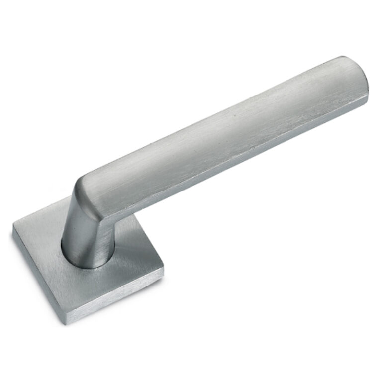 Handles and accessories