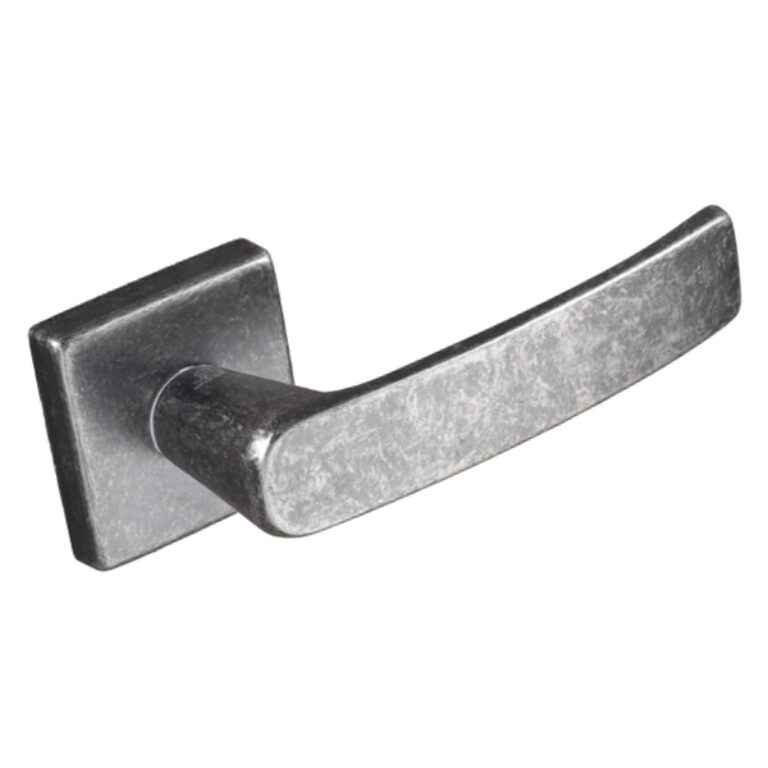 Handles and accessories