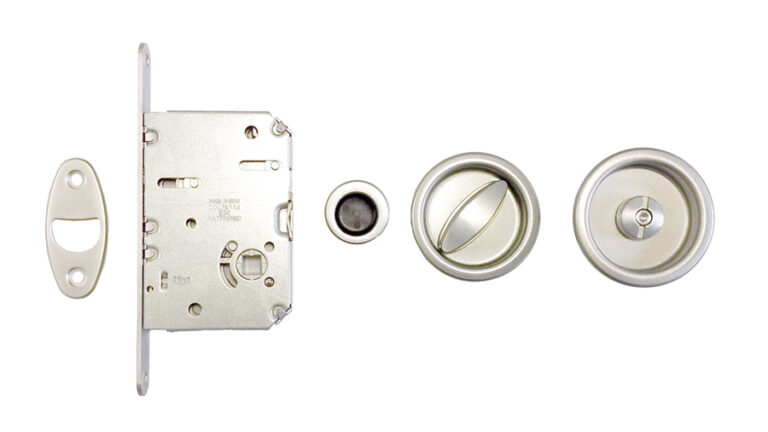 Handles and accessories