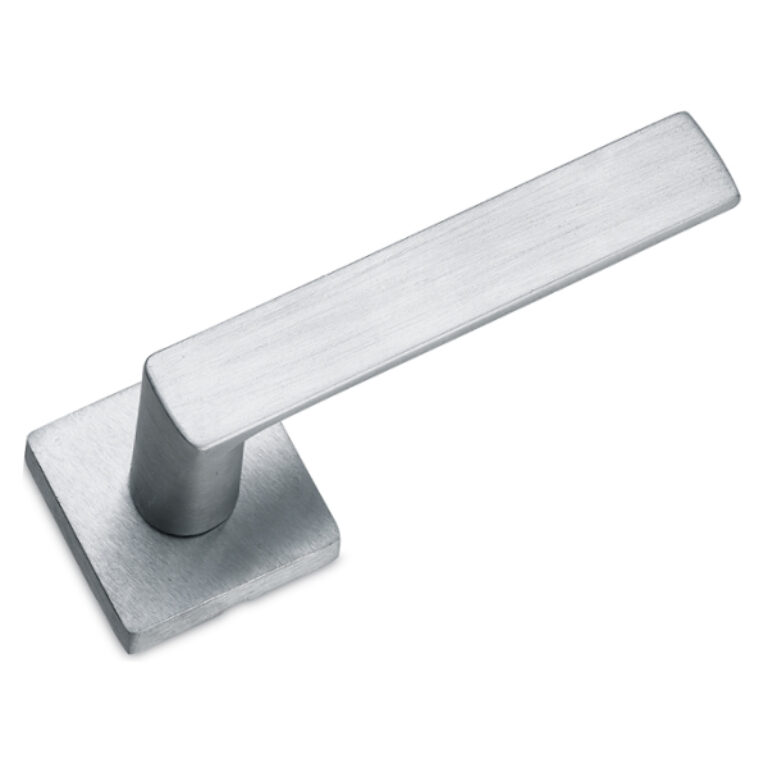 Handles and accessories