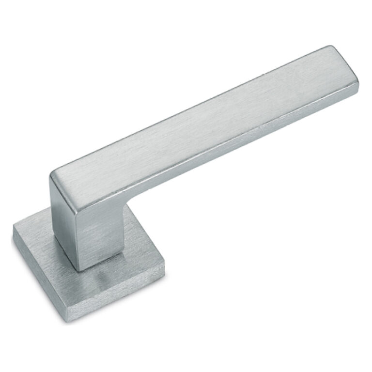 Handles and accessories
